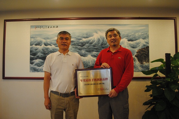 1528274936976072064.jpg DSC_0933.jpg